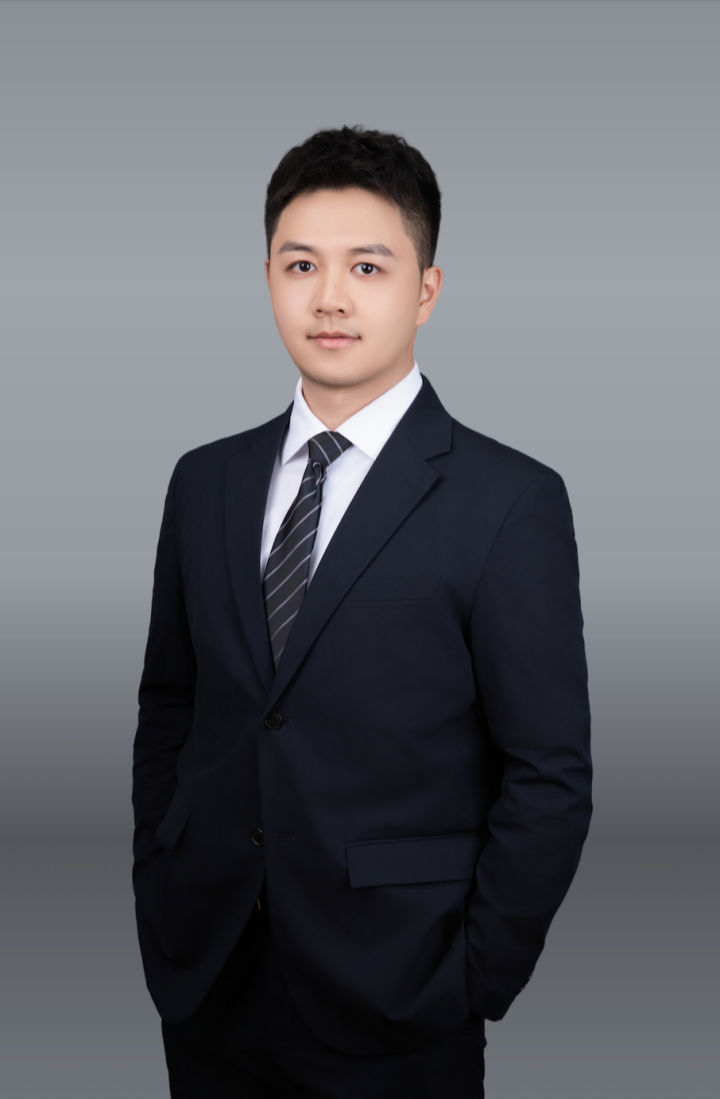 曹俊颖律师_副本.png